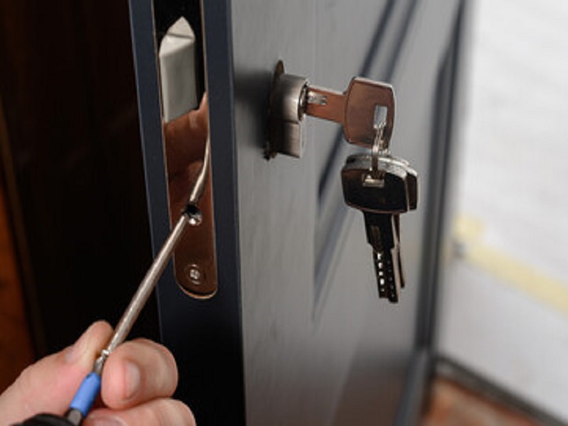 Understanding the Need for a 24/7 Emergency Locksmith Service
